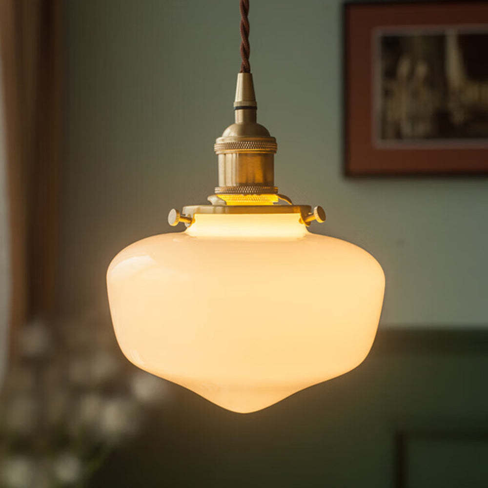 Vintage glaspendlampa med metalldetaljer