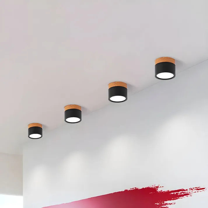 Cylindriske LED-loftslamper fra Nordisk til korridorer
