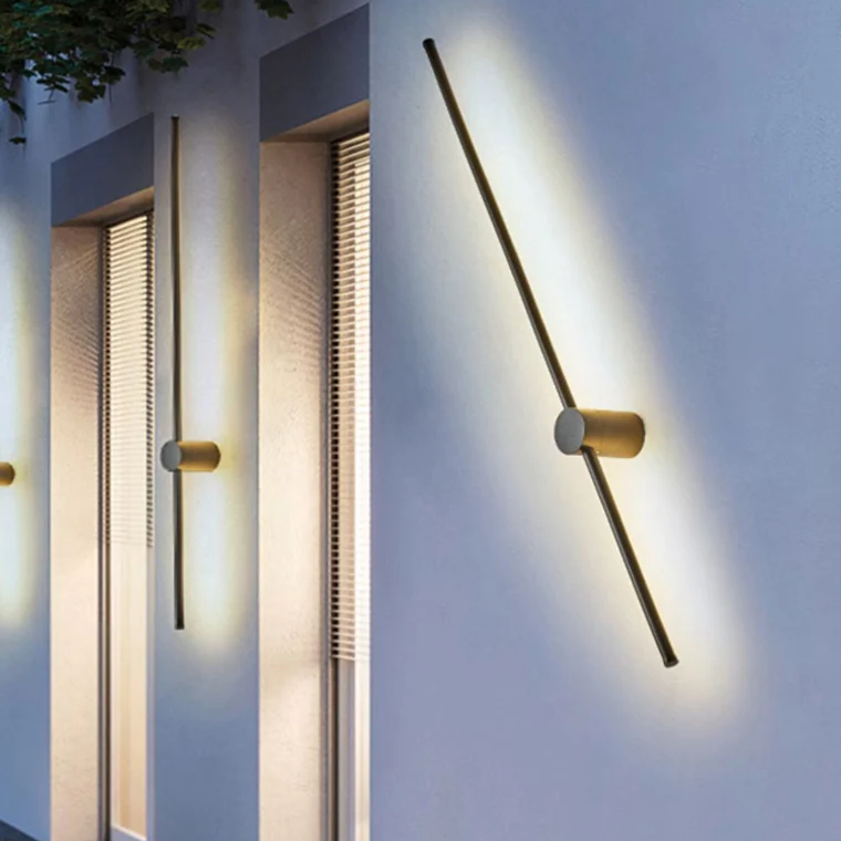Udendørslampe med lysende linje
