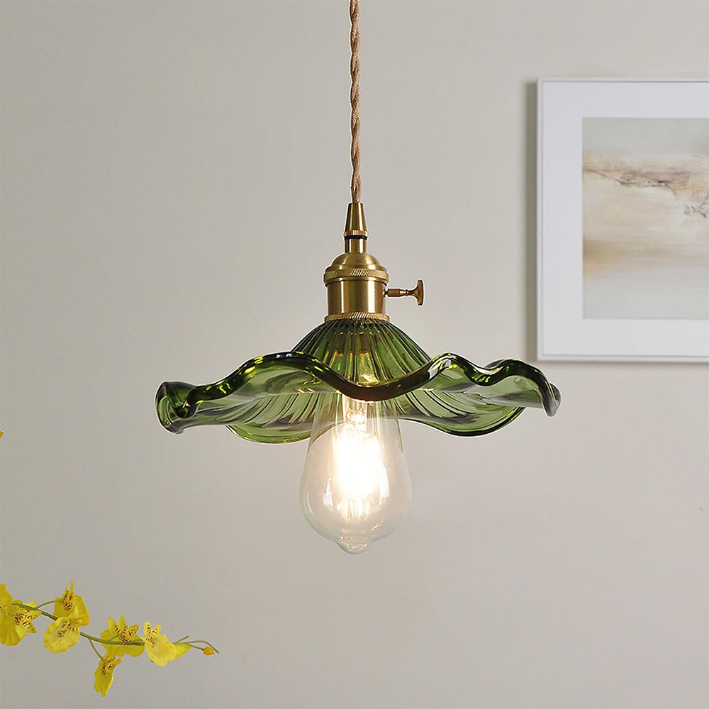 Elegant Lampe med Hibiskusblomst