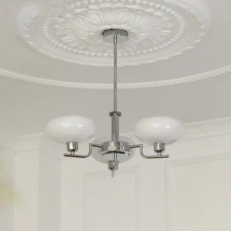 Bauhaus-inspirert taklampe i middelalderstil