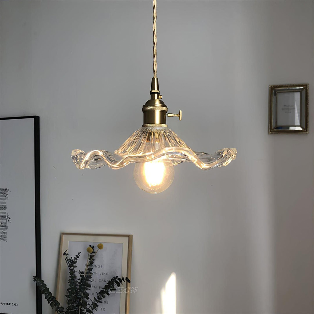 Elegant Lampe med Hibiskusblomst