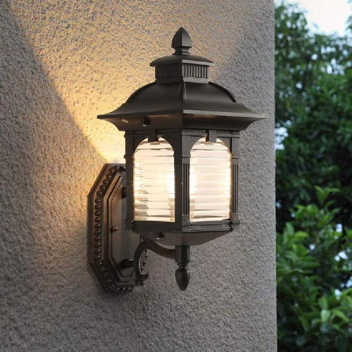 Gammel væglampe til udendørs brug
- lichtdekor.com
