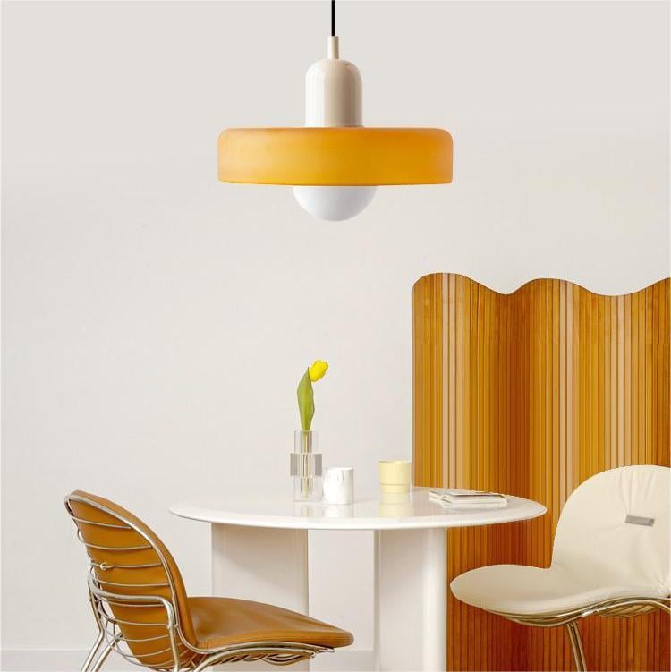 Pendellampe i Bauhaus-stil af farvet glas