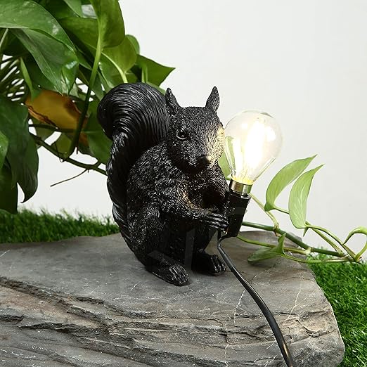 Nordisk design: Sød egern bordlampe