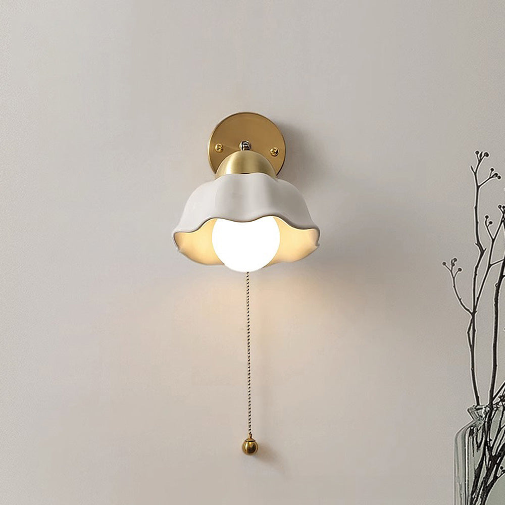 Vintage fransk væglampe med hvide blomster
- lichtdekor.com