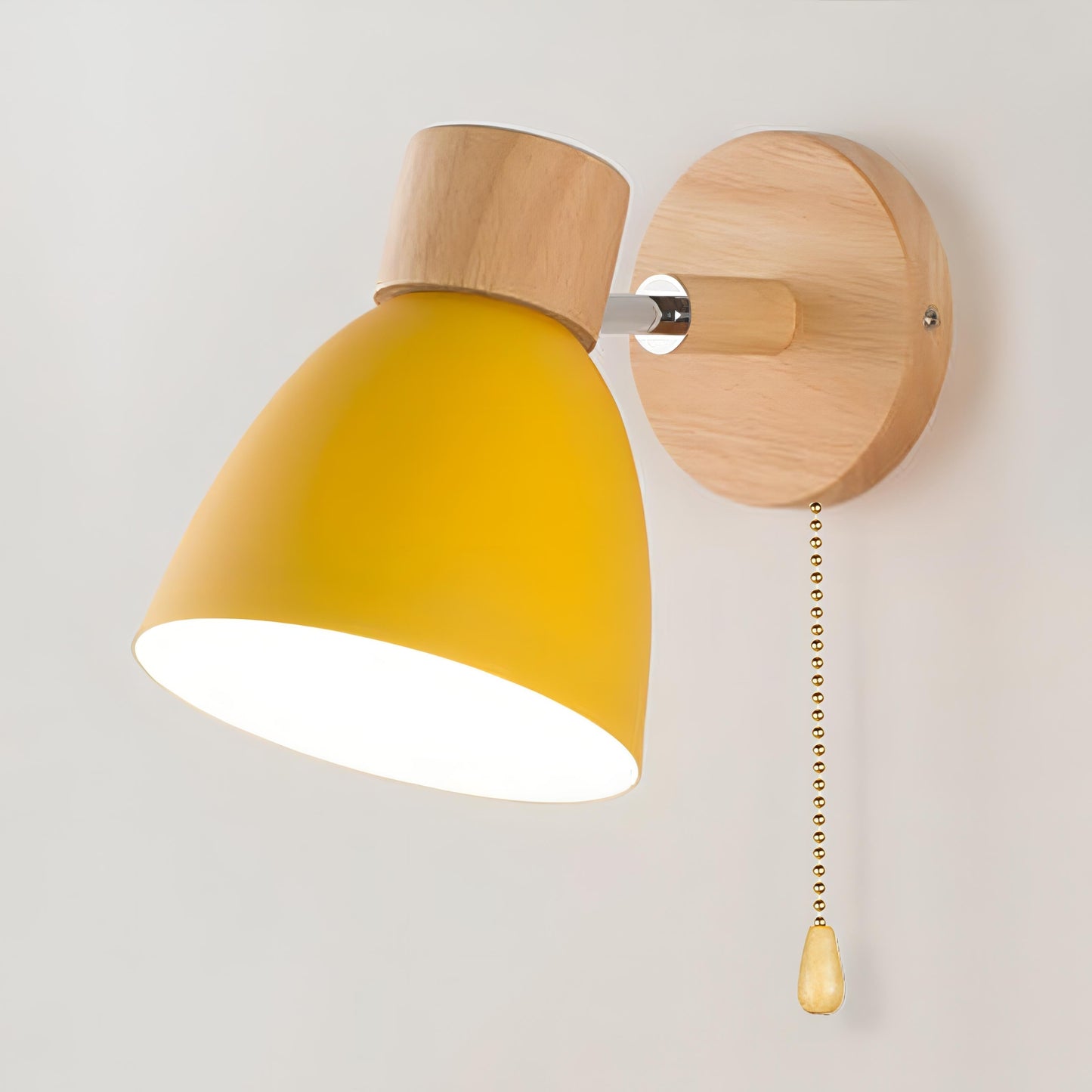 Jandiel trævæglampe, nordisk design, med indbygget kontakt.