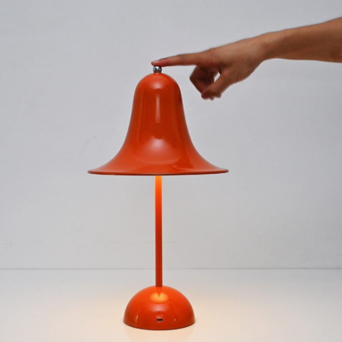 Klassisk trådløs bordlampe