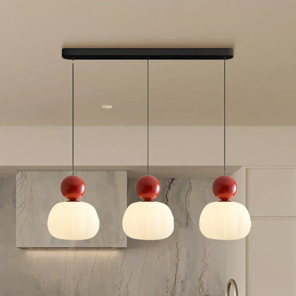 Art Deco pendellampe i cremefarvet scout-design