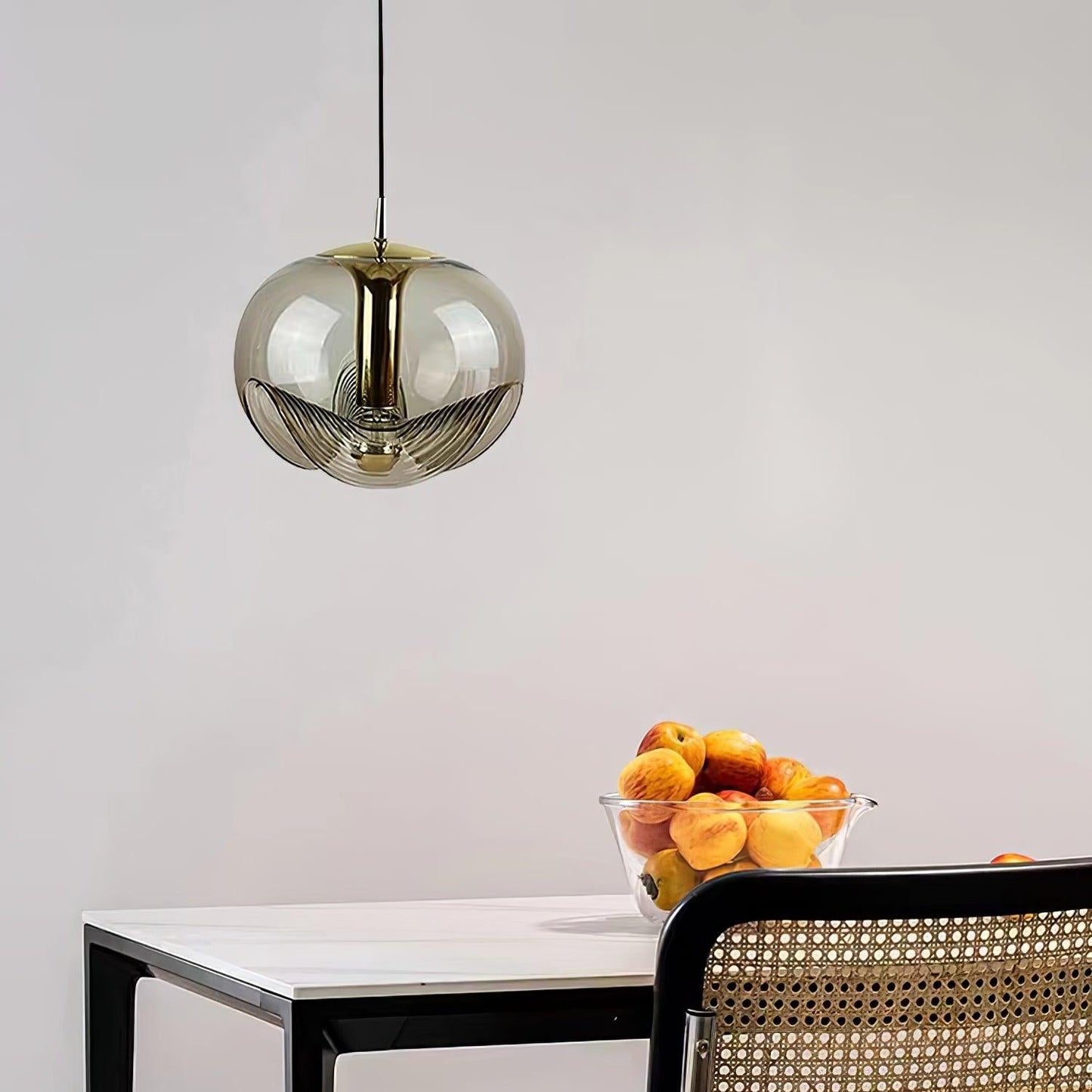 Pendellampe med bølgedesign