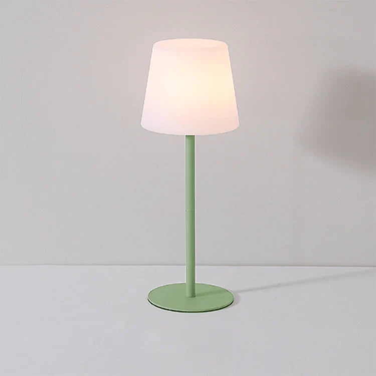 Stilren LED bordlampe uten ledning