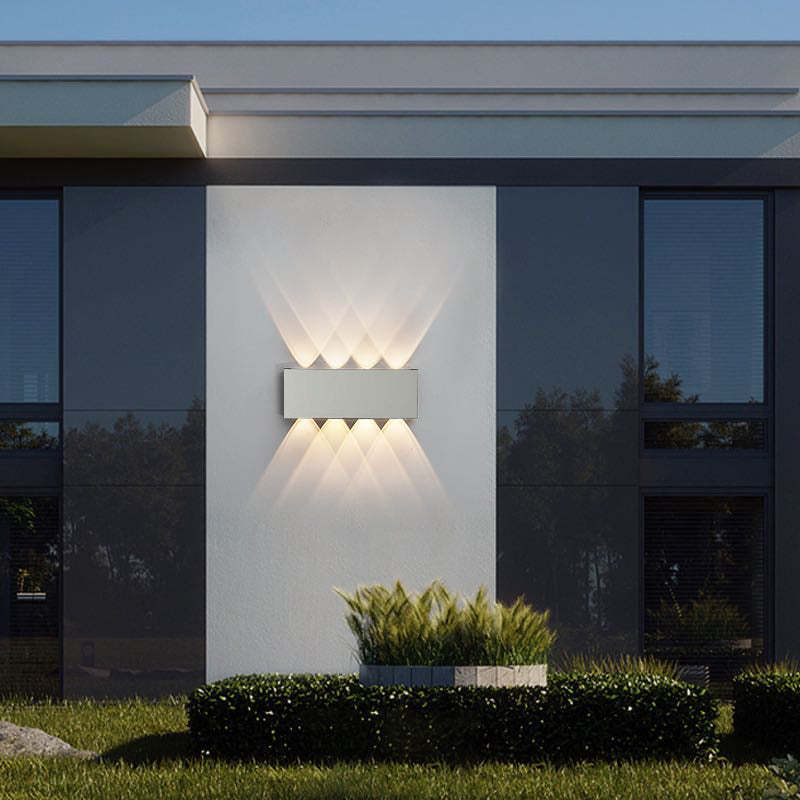 Vandtæt LED væglampe i aluminium til udendørs brug