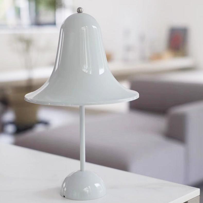 Klassisk trådløs bordlampe