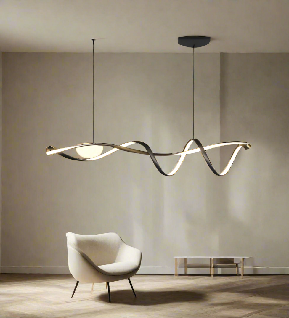 Moderne LED-lysekroner i kreative farger