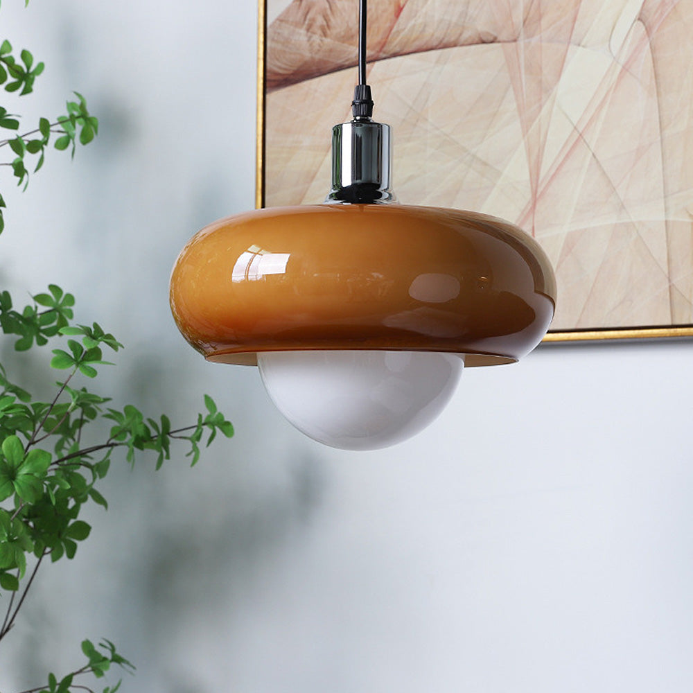 Pendellampa i Bauhaus-stil i kaffeglas