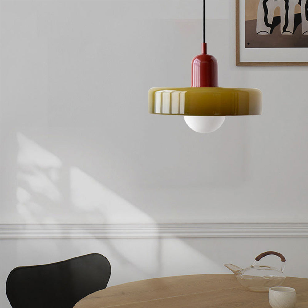 Pendellampe i Bauhaus-stil af farvet glas