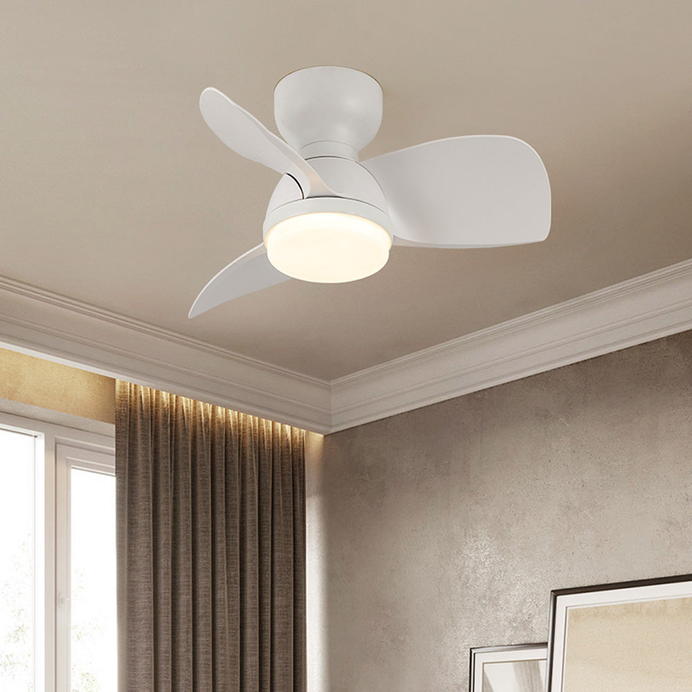 Elegant loftsventilator i træ med LED-lys til soveværelset