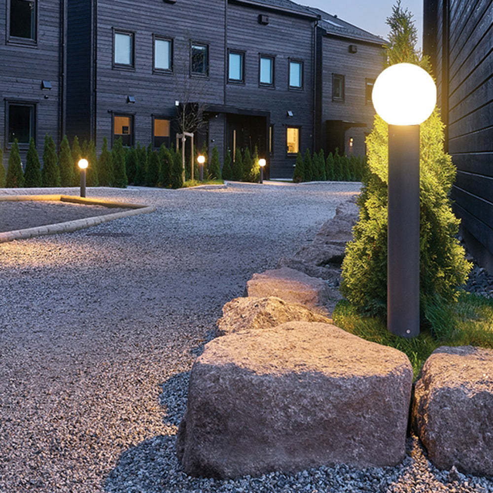 Moderne LED Udendørslampe i Sort Metal til Haven