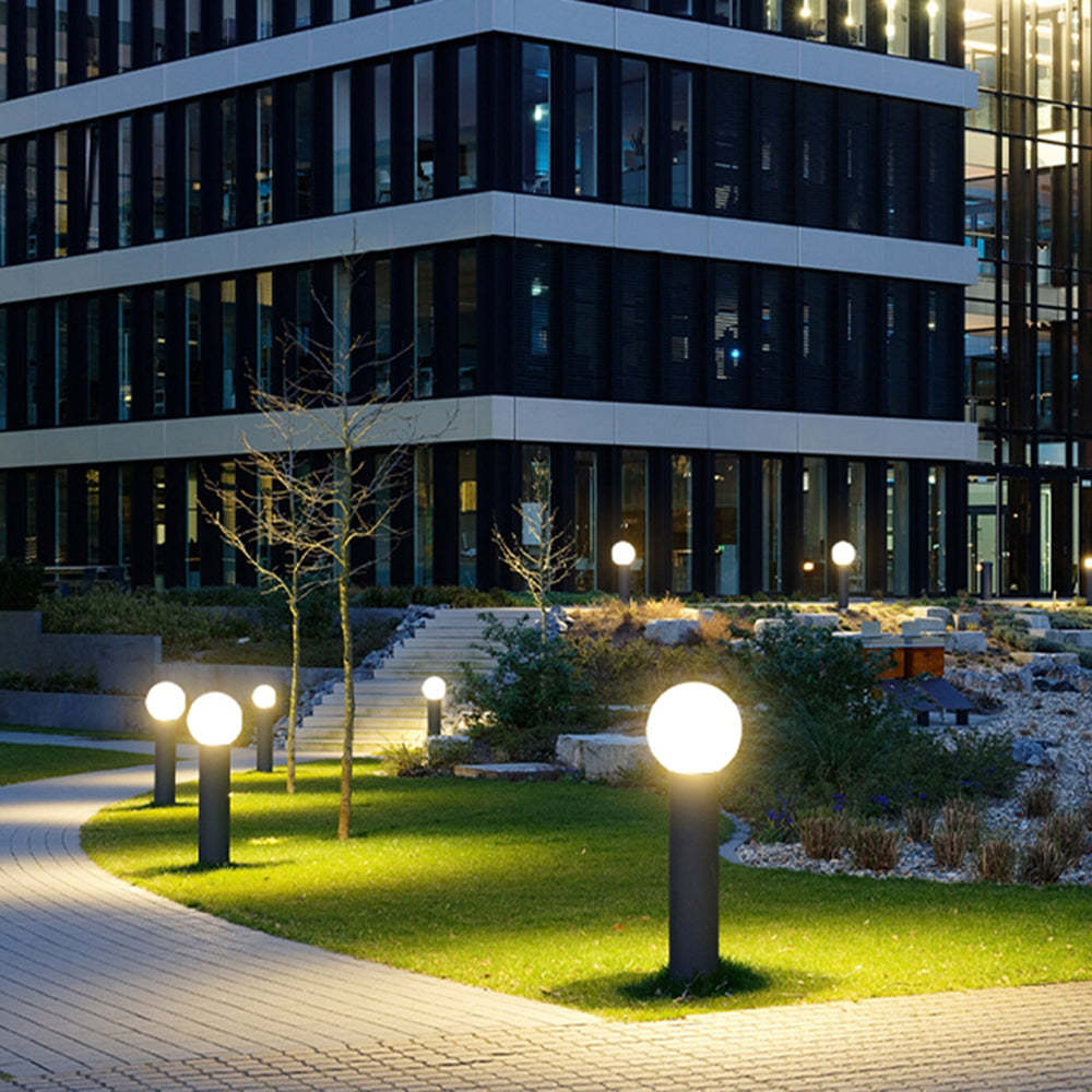 Moderne LED Udendørslampe i Sort Metal til Haven