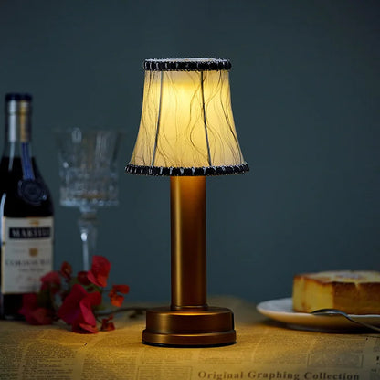 Trådløs LED Bordlampe i Silke og Metal