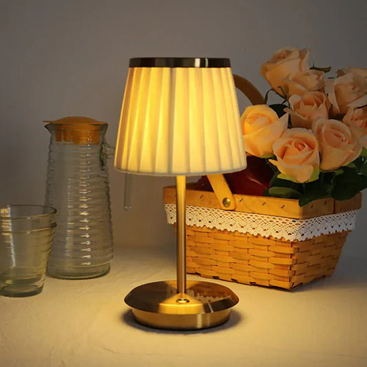 Elegant bordlampe i klassisk stil
 - lichtdekor.com