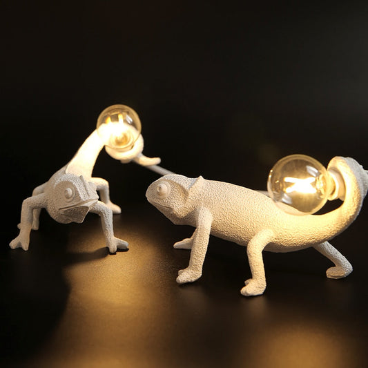 Moderne bordlamper med firben i harpiks
 - lichtdekor.com