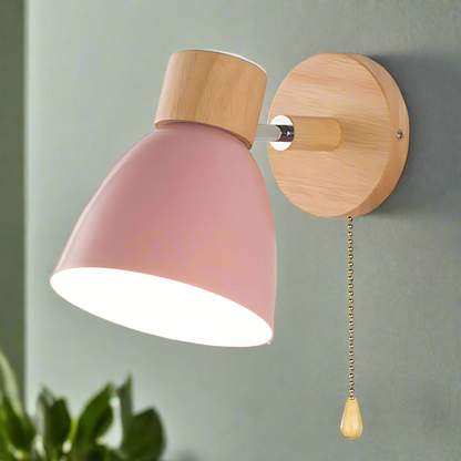 Jandiel trævæglampe, nordisk design, med indbygget kontakt.