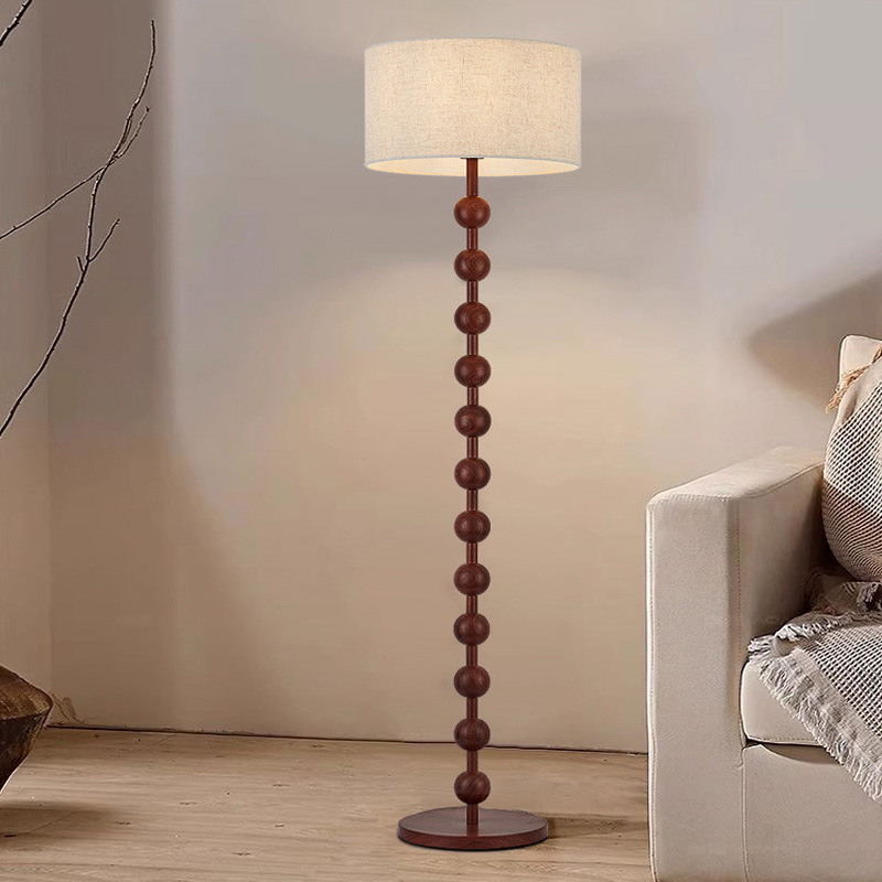 Træ gulvlampe i Japandi-stil