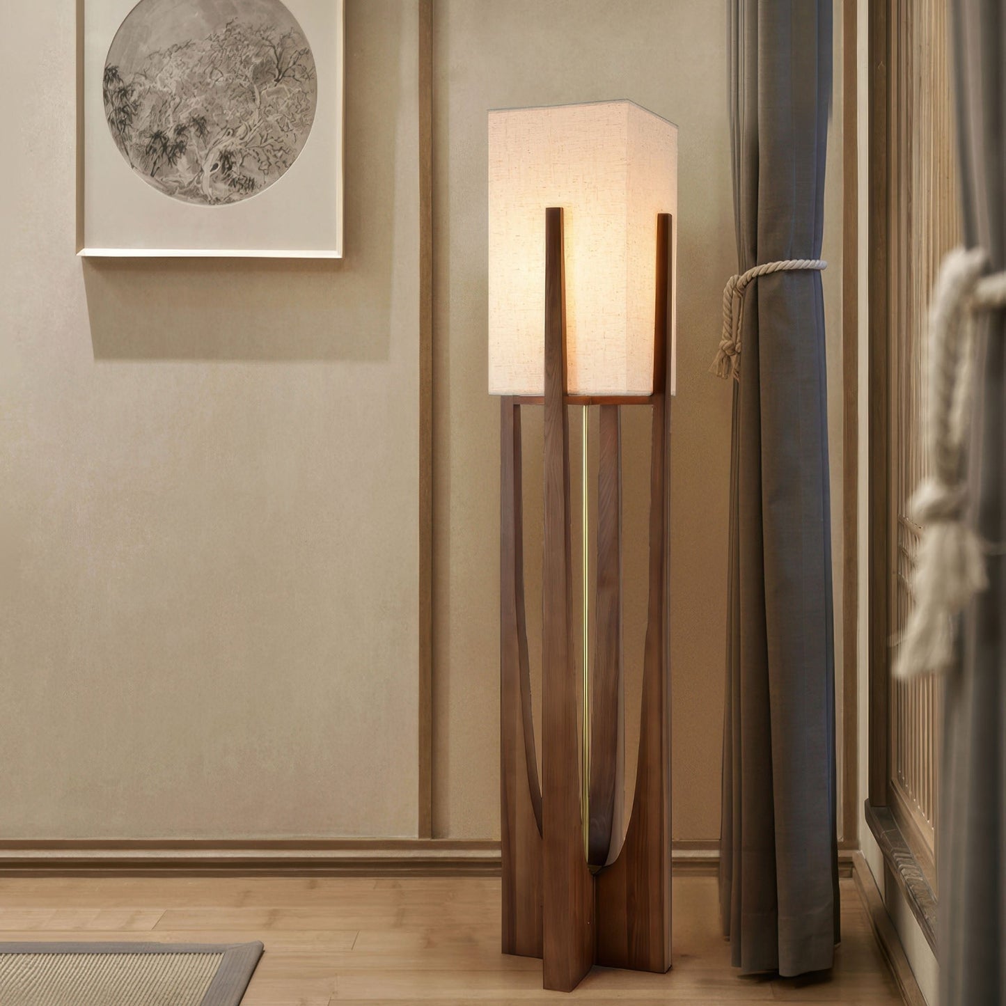 Japansk stil gulvlampe i massivt valnøddetræ. Enkel trælampe.