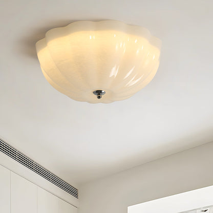 Opal-skjermet loftslampe