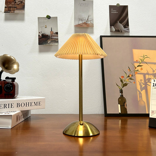 Trådlös bordslampa från Skandinavien
 - lichtdekor.com