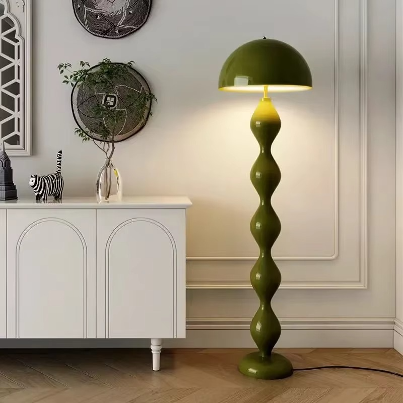 Moderne gulvlampe i skandinavisk stil