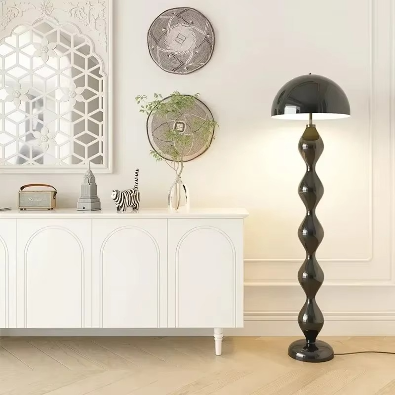 Moderne gulvlampe i skandinavisk stil