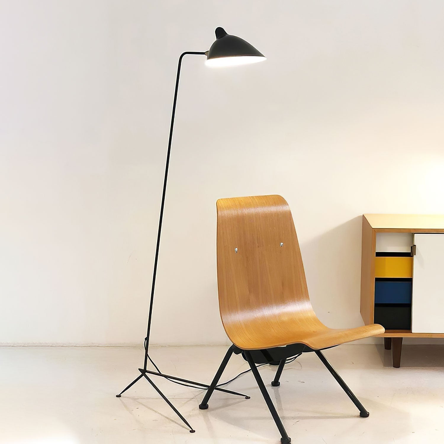 Serge Mouille floor lamp
 - lichtdekor.com