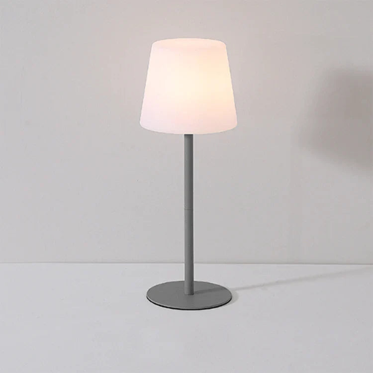 Stilren LED bordlampe uten ledning