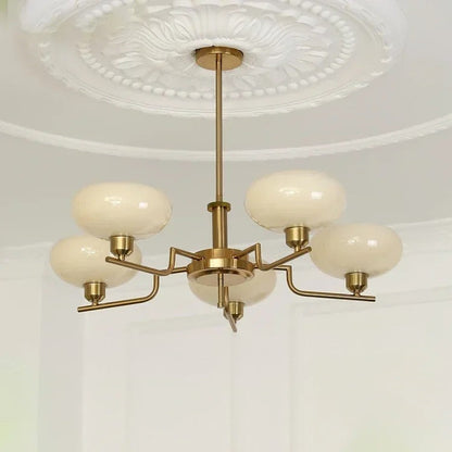 Bauhaus-inspirert taklampe i middelalderstil