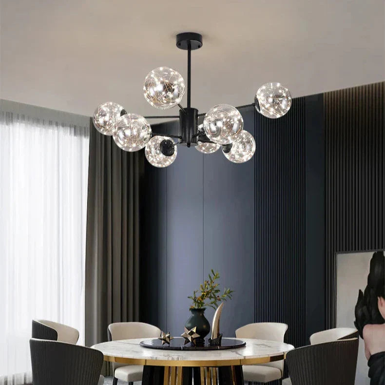 Lysekrone med glaskugler fra NobleLuminance